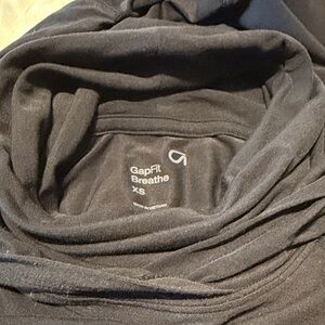 GAP GapFit Breathe women’s  Black Turtleneck Sweater